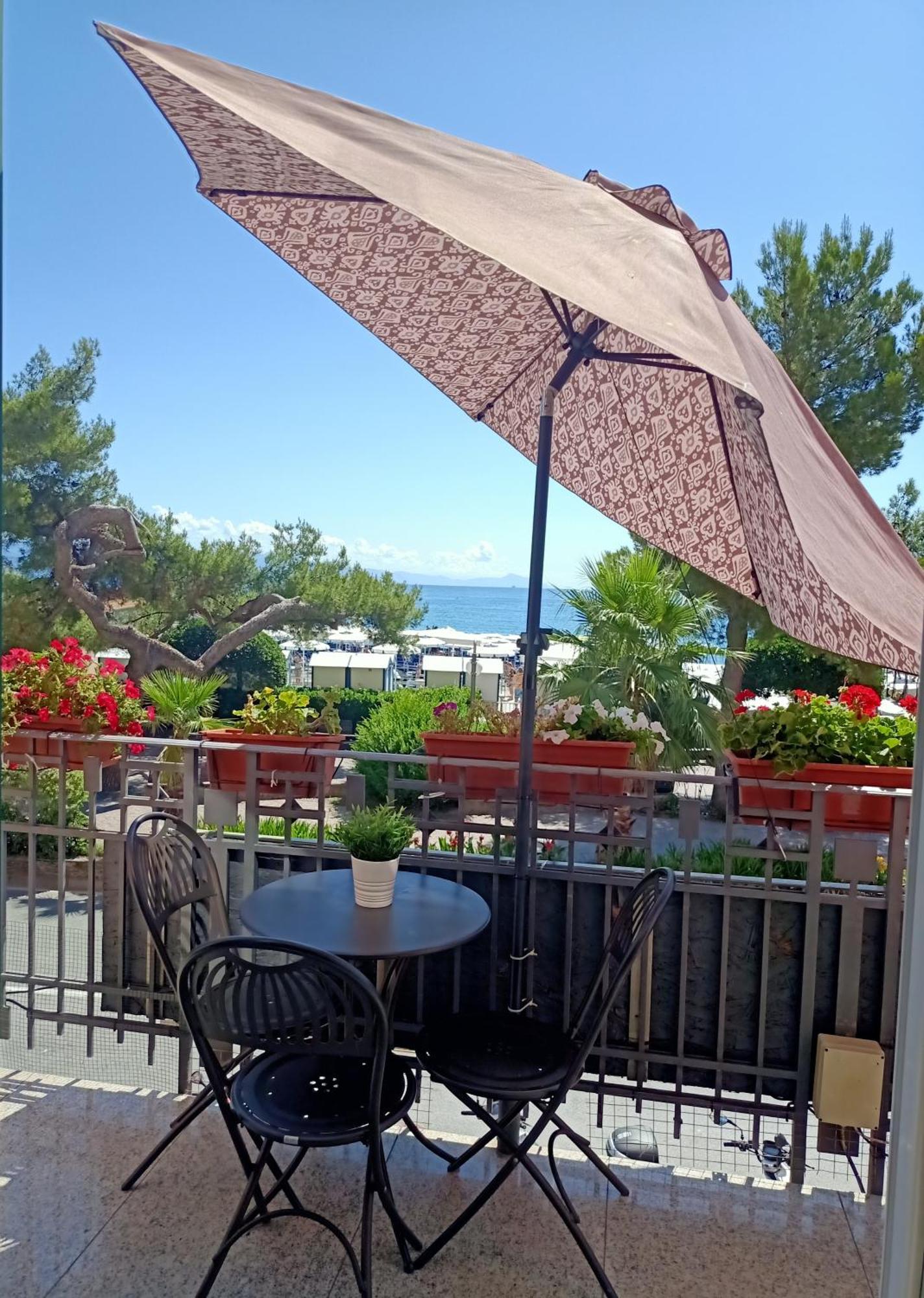 Hotel Serena Arenzano Εξωτερικό φωτογραφία