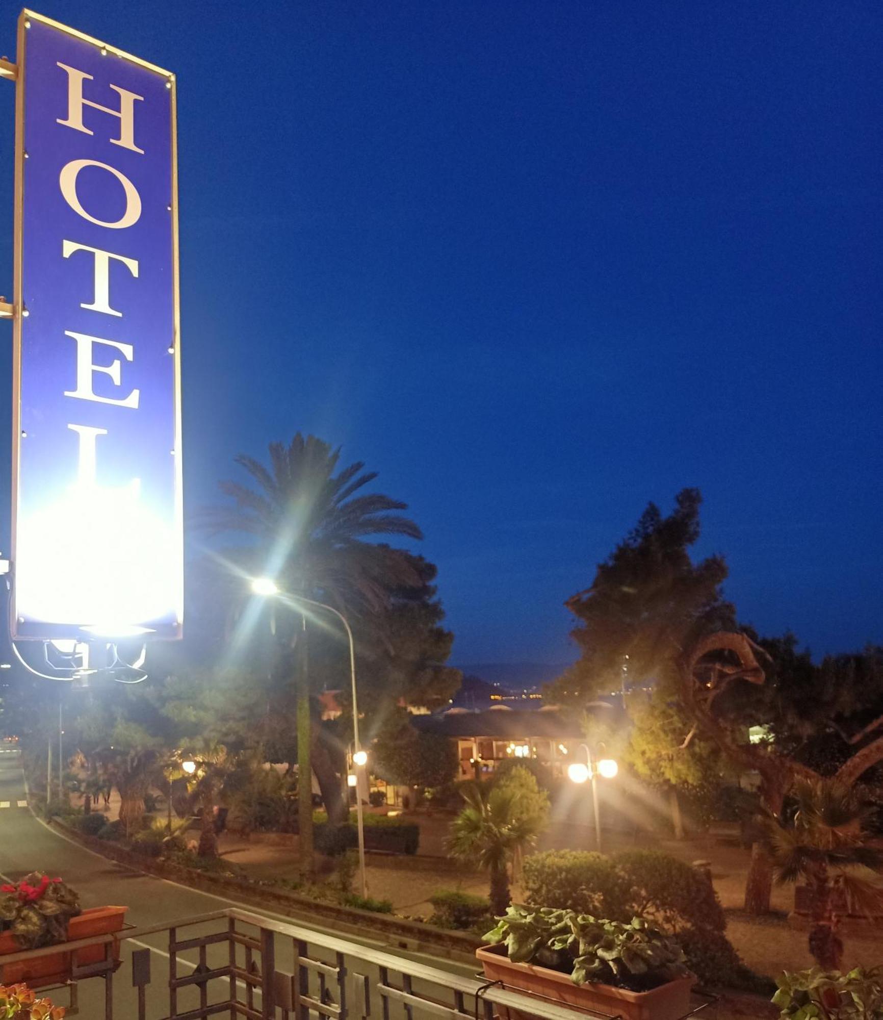 Hotel Serena Arenzano Εξωτερικό φωτογραφία